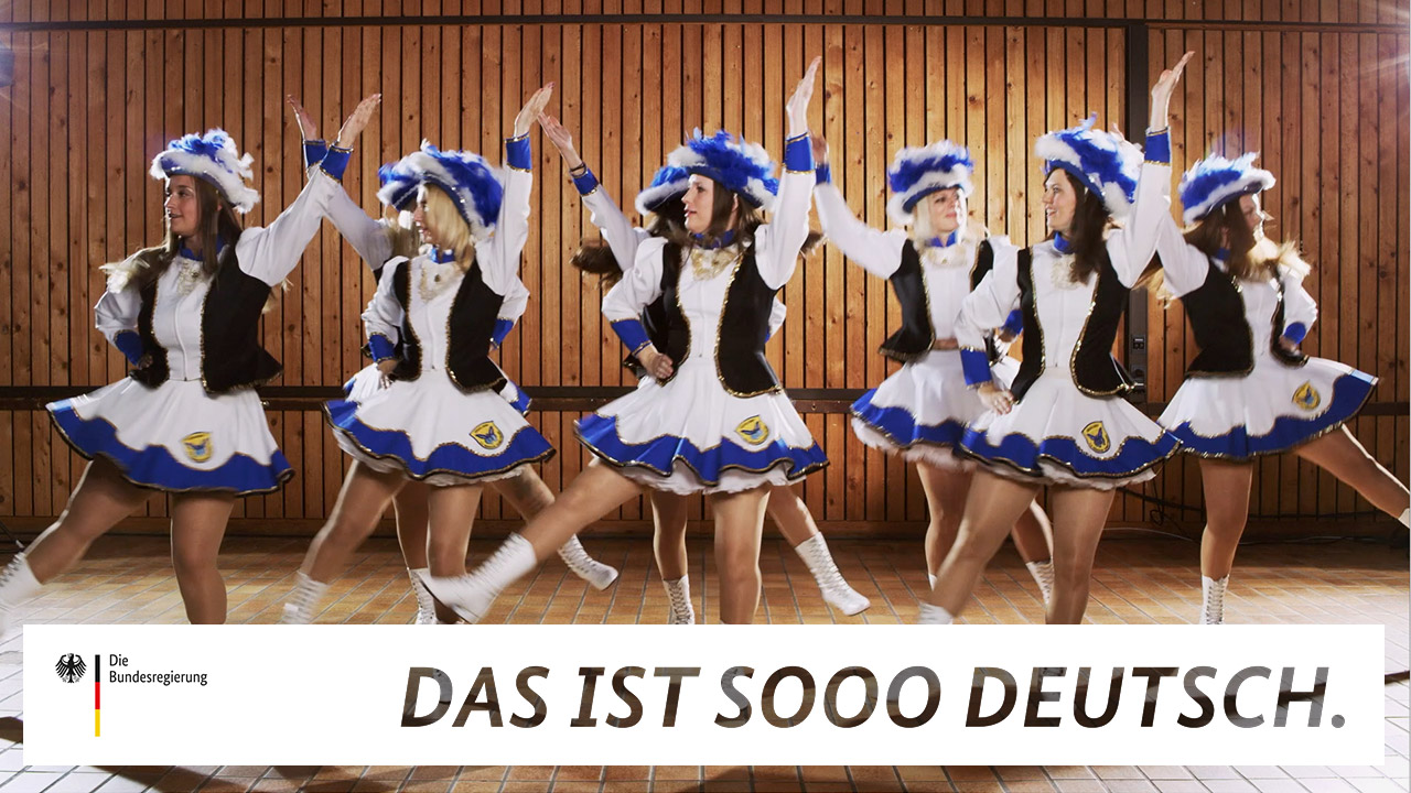 Funkenmariechen in einem Video der Reihe "Das ist sooo deutsch."