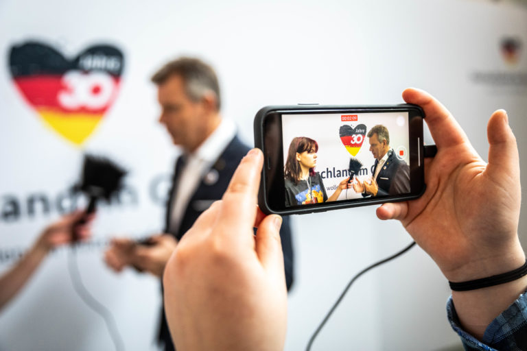 DEU Germany Deutschland Schmalkalden Gesprächsreihe des BMI ‚ Deutschland im Gespräch‘ der Partnerstädte Schmalkalden und Recklinghausen.