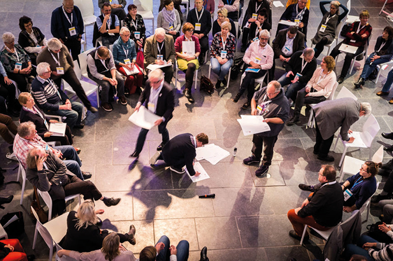 During the moderated workshop, participants select the topics that they consider most important.